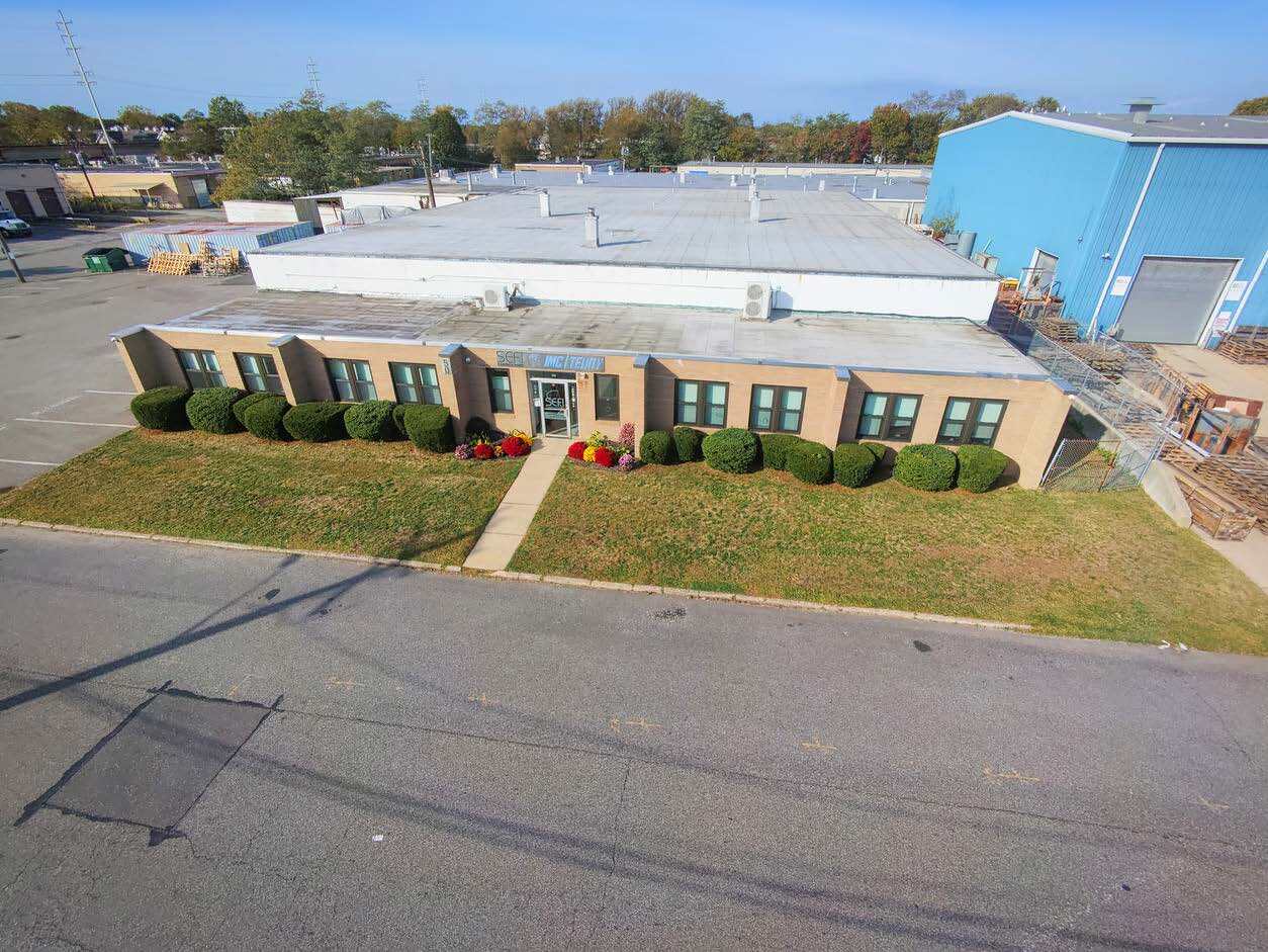 50 E Ranick Dr, Amityville, NY à vendre Photo principale– Image 1 sur 6