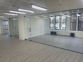 7 W 45th St, New York, NY à louer Photo intérieure– Image 1 sur 7