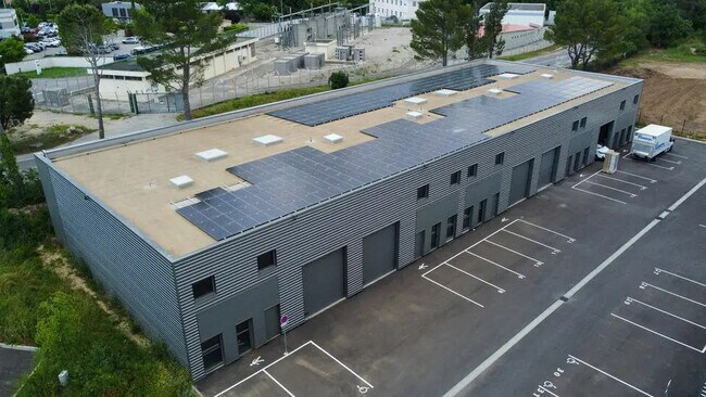 Plus de détails pour Industriel/Logistique à louer