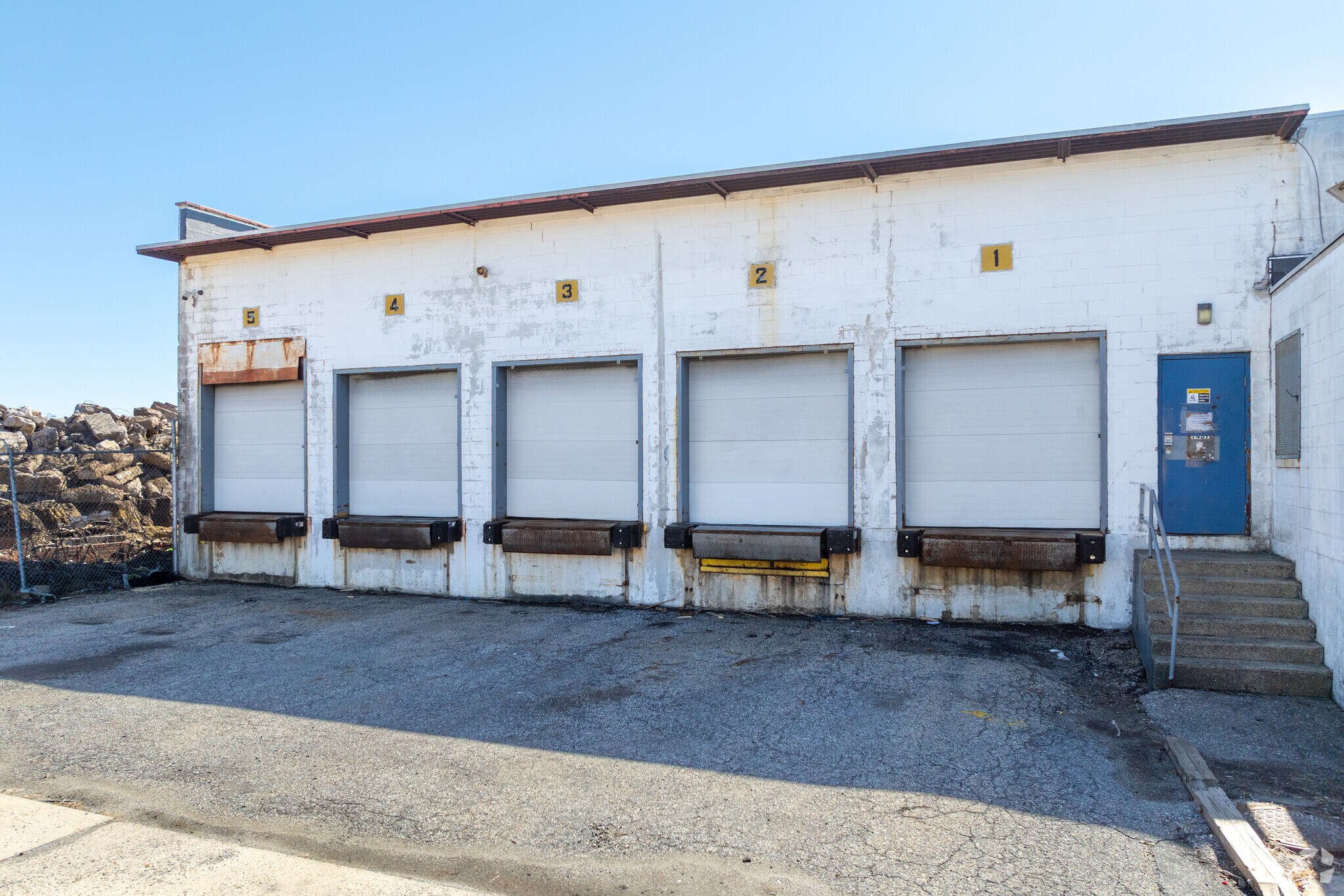 E State Street Industrial Portfolio portefeuille de 2 biens à vendre sur LoopNet.fr Photo principale– Image 1 sur 28