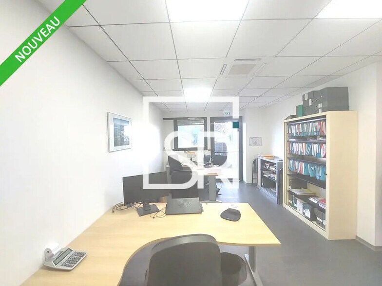 Bureau dans Riom à louer - Photo de l’immeuble – Image 2 sur 12