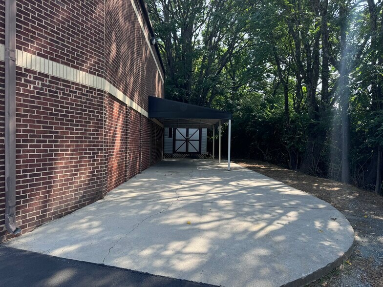 61 Miller St, Winston-Salem, NC à louer - Photo de l’immeuble – Image 3 sur 26