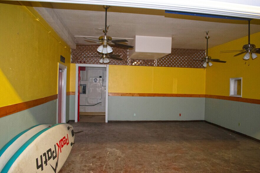 124-148 S Cloverdale Blvd, Cloverdale, CA à vendre - Photo intérieure – Image 2 sur 7