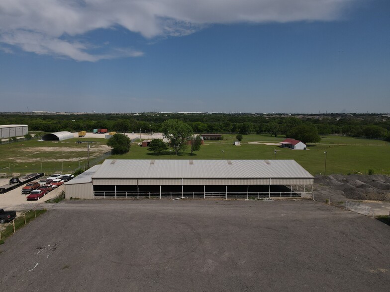 14314 Day Rd, Roanoke, TX à vendre - Photo de l’immeuble – Image 3 sur 8