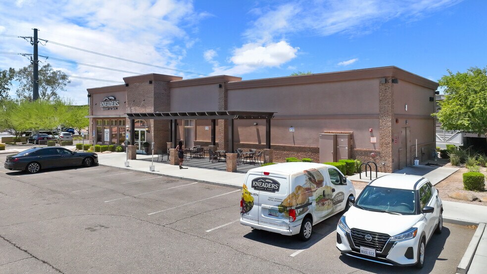 2030 E Elliot Rd, Tempe, AZ à louer - Photo de l’immeuble – Image 2 sur 11