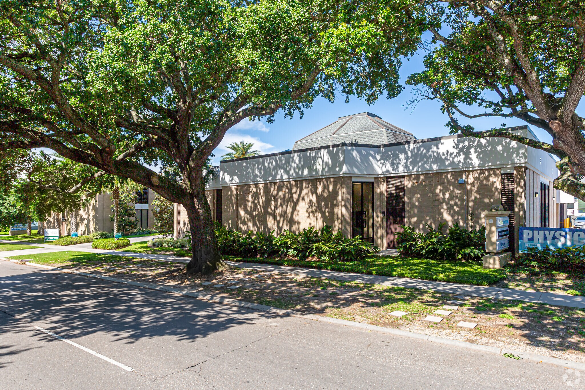 7030 Canal Blvd, New Orleans, LA à louer Photo principale– Image 1 sur 5