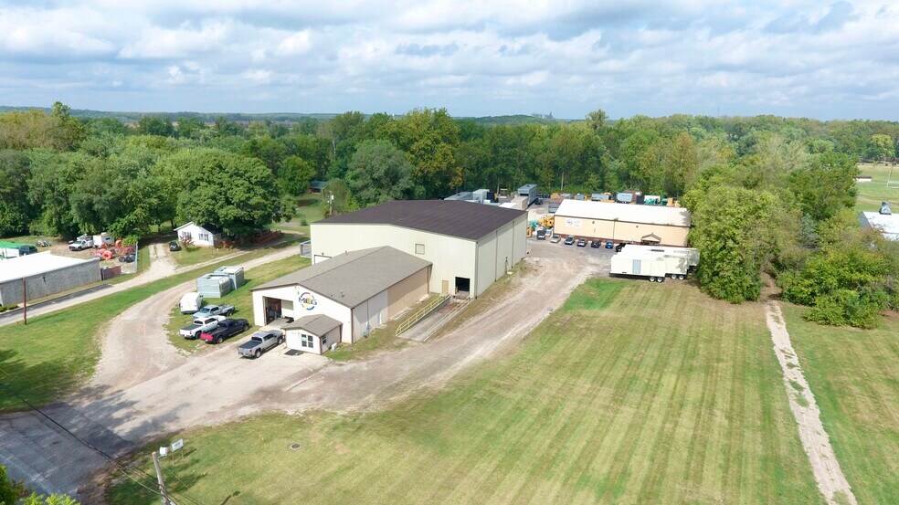 312 W Center Cross St, Edinburgh, IN à vendre - Photo principale – Image 1 sur 7