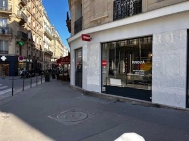 2 Rue Fourcroy, Paris à louer - Photo de l’immeuble – Image 3 sur 14