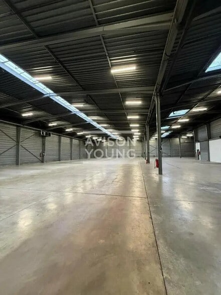 Local d’activités dans Louvres à louer - Photo intérieure – Image 2 sur 9