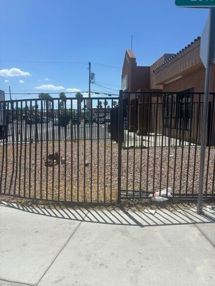 300 S Bruce St, Las Vegas, NV à louer - Photo de l’immeuble – Image 3 sur 3