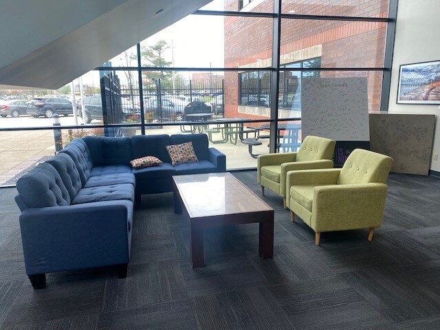 300 E Walnut St, Evansville, IN à louer - Photo de l’immeuble – Image 3 sur 21