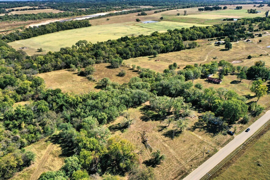 9321 N Norfolk, Cushing, OK à vendre - Aérien – Image 1 sur 22