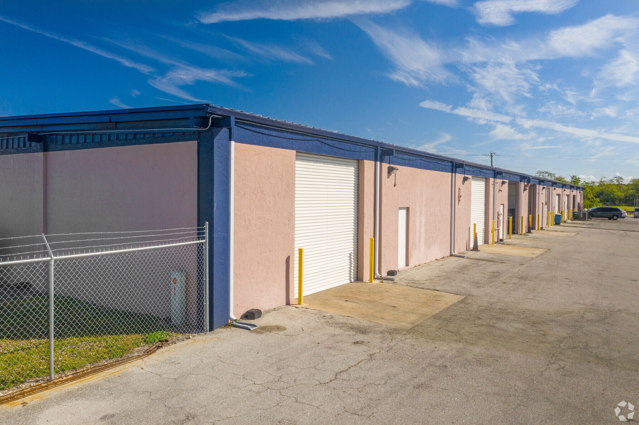 3350 Hanson St, Fort Myers, FL à louer Photo de l’immeuble– Image 1 sur 5