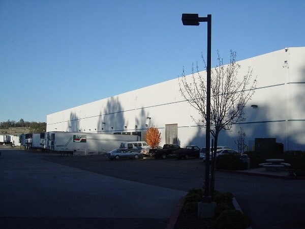 12600 Locksley Ln, Auburn, CA à louer - Photo de l’immeuble – Image 2 sur 7