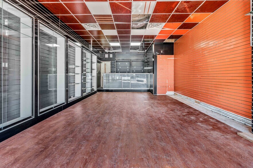 33-19 30th Ave, Long Island City, NY à louer - Photo de l’immeuble – Image 2 sur 7