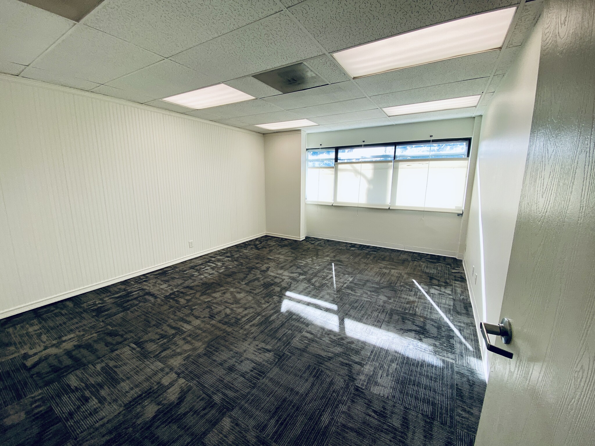 520 S Sepulveda Blvd, Los Angeles, CA à louer Photo intérieure– Image 1 sur 3