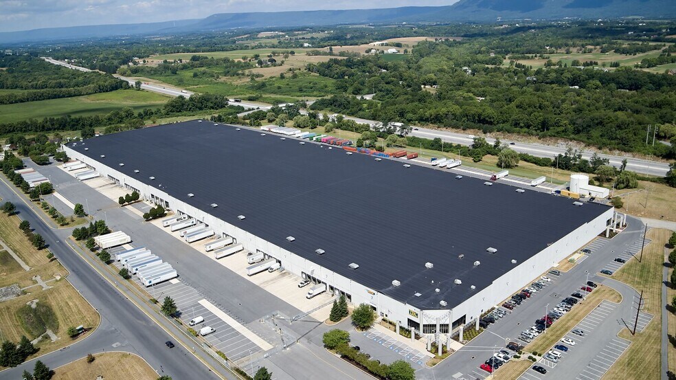 1600 Distribution Dr, Carlisle, PA à louer - Photo de l’immeuble – Image 2 sur 5