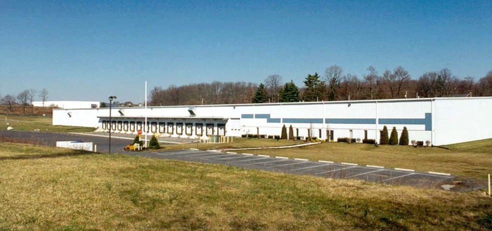 1157 Arnold Rd, Reading, PA à louer - Photo de l’immeuble – Image 2 sur 19