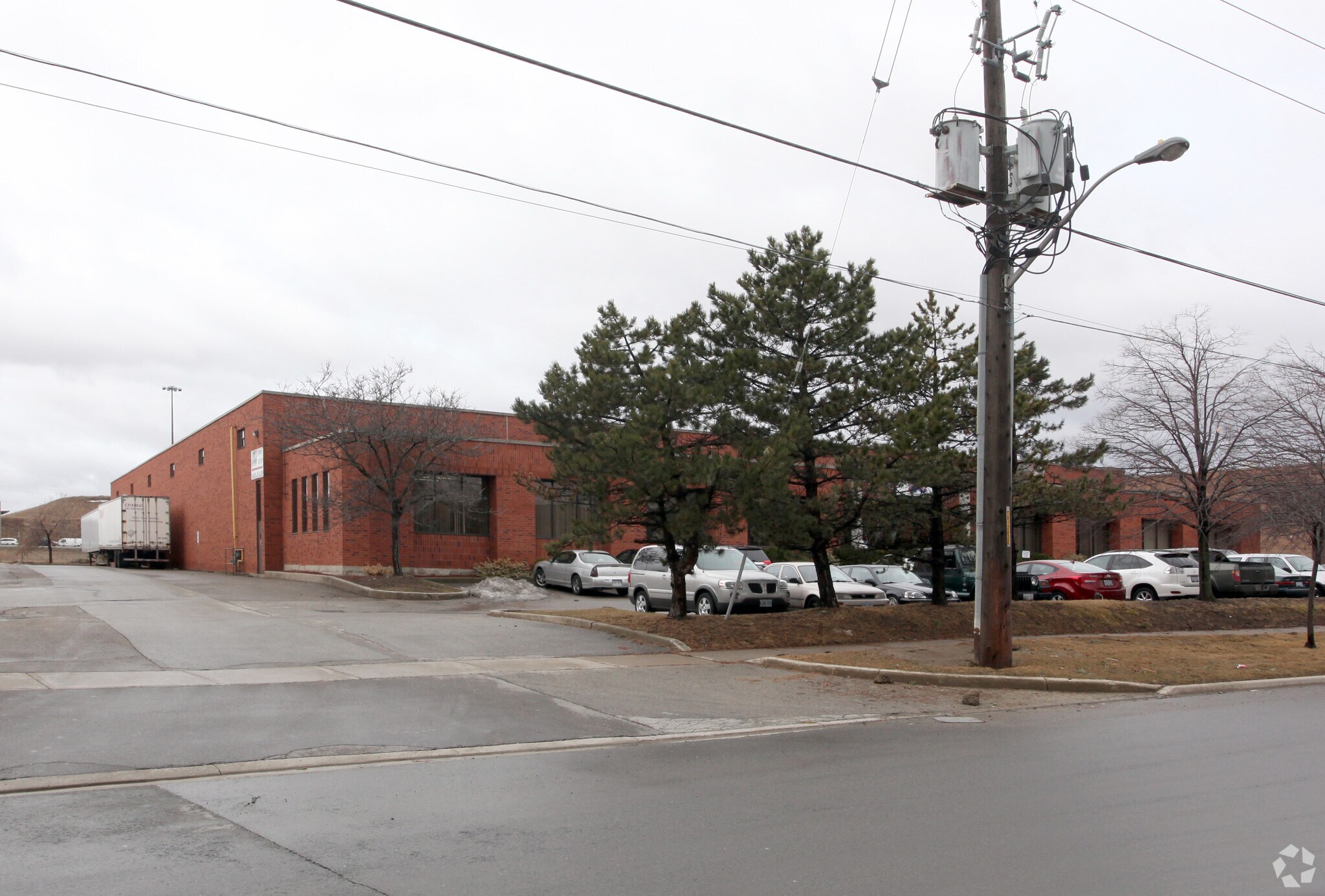 6290 Kestrel Rd, Mississauga, ON à louer Photo principale– Image 1 sur 3