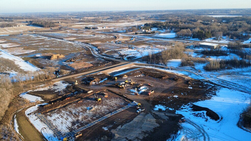 225th Street East, Lakeville, MN à vendre - Photo de l’immeuble – Image 2 sur 7