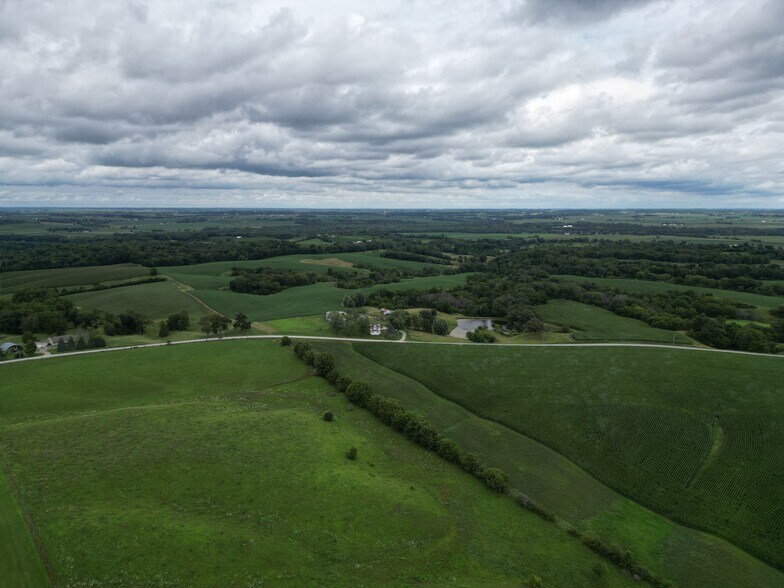 4870 110th St NE, Solon, IA à vendre - Photo de l’immeuble – Image 2 sur 8