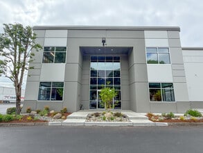 4504 E Valley Hwy E, Sumner, WA à louer Photo intérieure– Image 2 sur 4