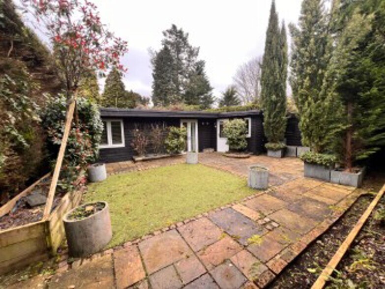 1 Yewlands Close, Banstead à vendre - Photo de l’immeuble – Image 3 sur 12