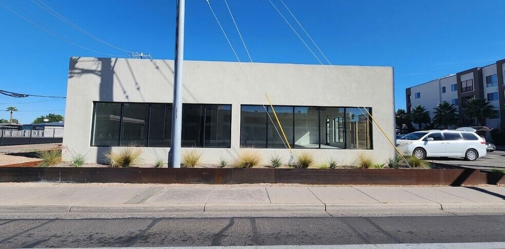 302 W Indian School Rd, Phoenix, AZ à louer - Photo de l’immeuble – Image 2 sur 3