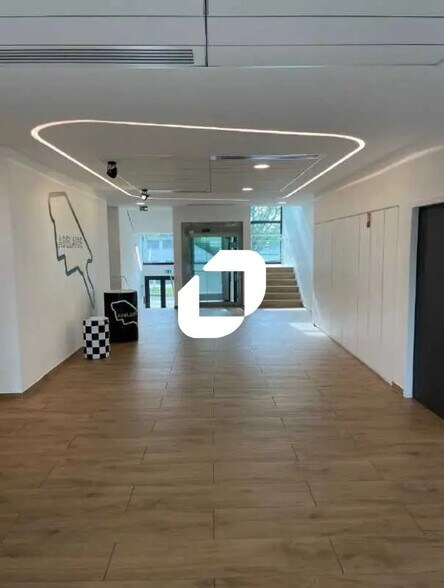 19 Rue Des Rosiéristes, Champagne-au-Mont-d'Or à louer - Photo de l’immeuble – Image 2 sur 8