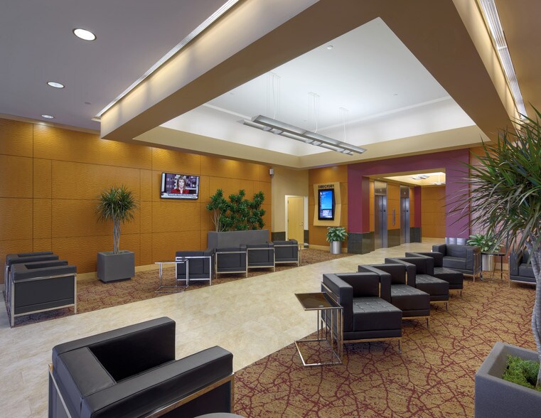 6811 S 204th St, Kent, WA à louer - Photo de l’immeuble – Image 3 sur 27