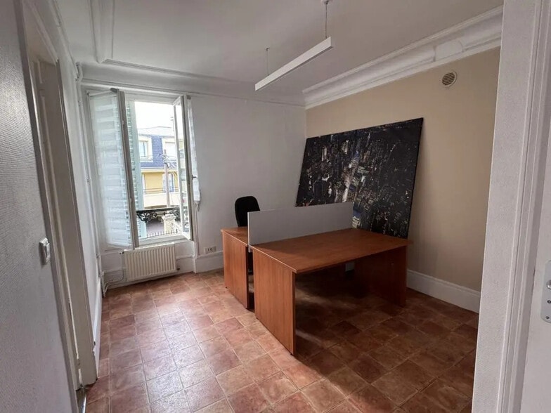 Bureau dans Les Mureaux à louer - Photo intérieure – Image 3 sur 9