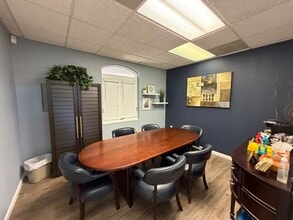 15436 N Florida Ave, Tampa, FL à louer Photo intérieure– Image 2 sur 5