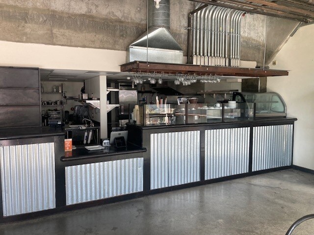 175 S Ventura Ave, Ventura, CA à louer - Photo de l’immeuble – Image 3 sur 20