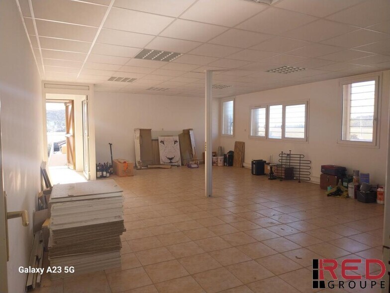 Bureau dans Septèmes-les-Vallons à louer - Photo intérieure – Image 2 sur 7