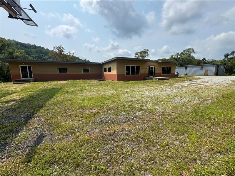97 Pines Marginal Rd, Charleroi, PA à vendre Photo de l’immeuble– Image 1 sur 14