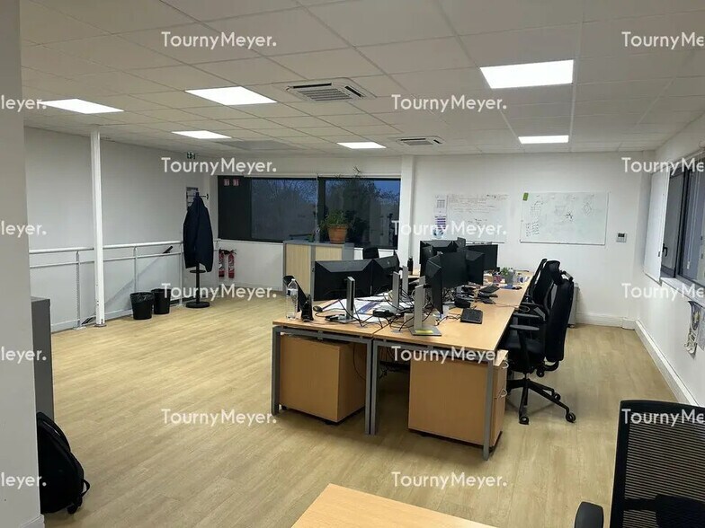 Local d’activités dans Saint-Étienne-de-Montluc à louer - Photo intérieure – Image 3 sur 5