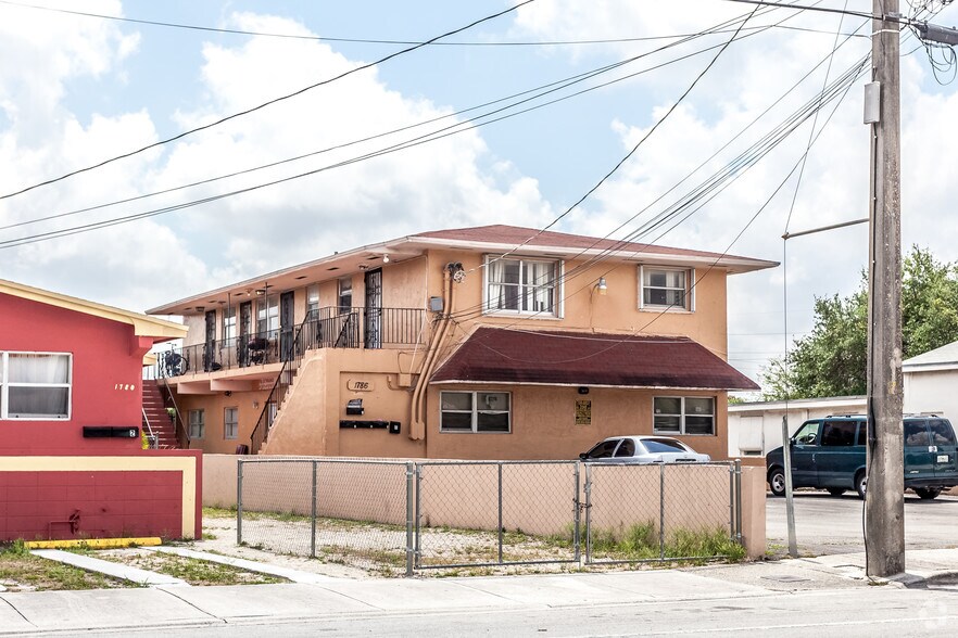 1786 Ali Baba Ave, Opa Locka, FL à vendre - Photo de l’immeuble – Image 1 sur 3