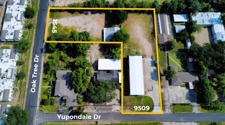1545 Oak Tree Dr, Houston, TX à louer - Photo de l’immeuble – Image 1 sur 12