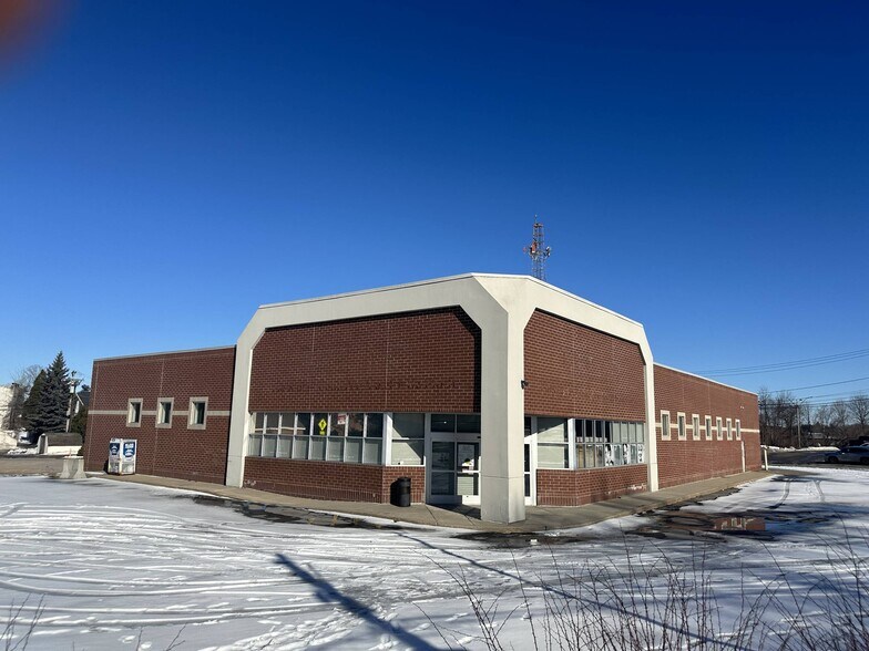 87 Main St, Massena, NY à louer - Photo de l’immeuble – Image 2 sur 6