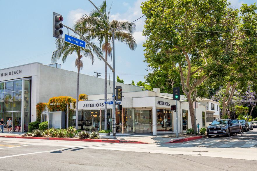 8618-8620 Melrose Ave, Los Angeles, CA à louer - Photo de l’immeuble – Image 1 sur 17