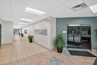 6 Technology Dr, Setauket, NY à louer Photo intérieure– Image 1 sur 14