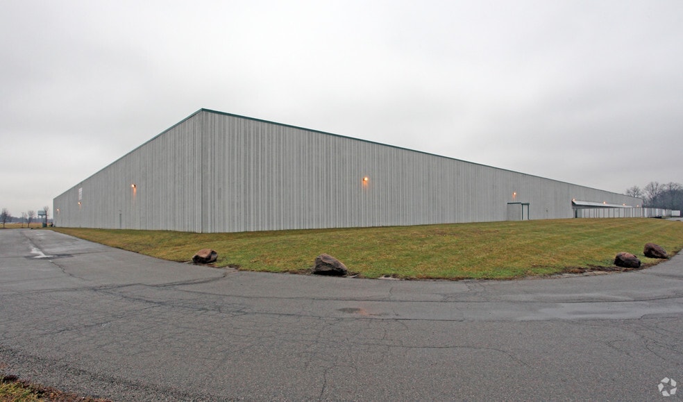 200 Arrowhead Blvd, Hebron, OH à louer - Photo principale – Image 1 sur 14