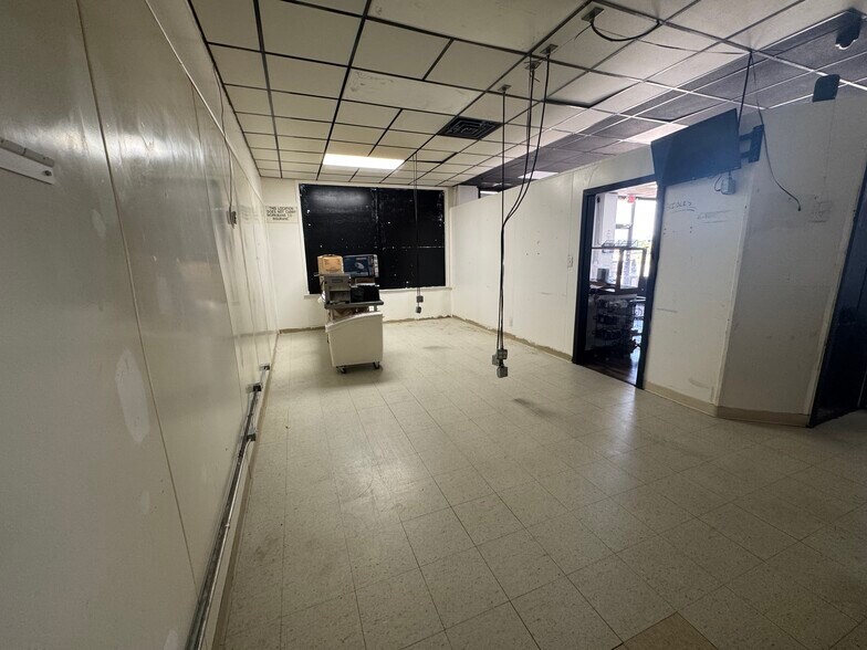 3701 Southwest Blvd, Fort Worth, TX à louer - Photo de l’immeuble – Image 2 sur 6