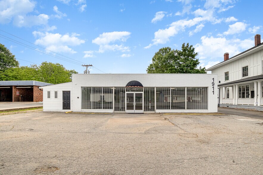 1911 E Ozark Ave, Gastonia, NC à vendre - Photo de l’immeuble – Image 2 sur 9