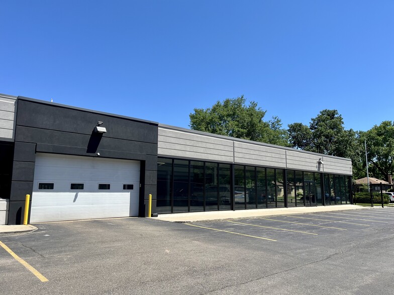 2201 Autobarn Pl, Evanston, IL à louer - Photo de l’immeuble – Image 1 sur 7