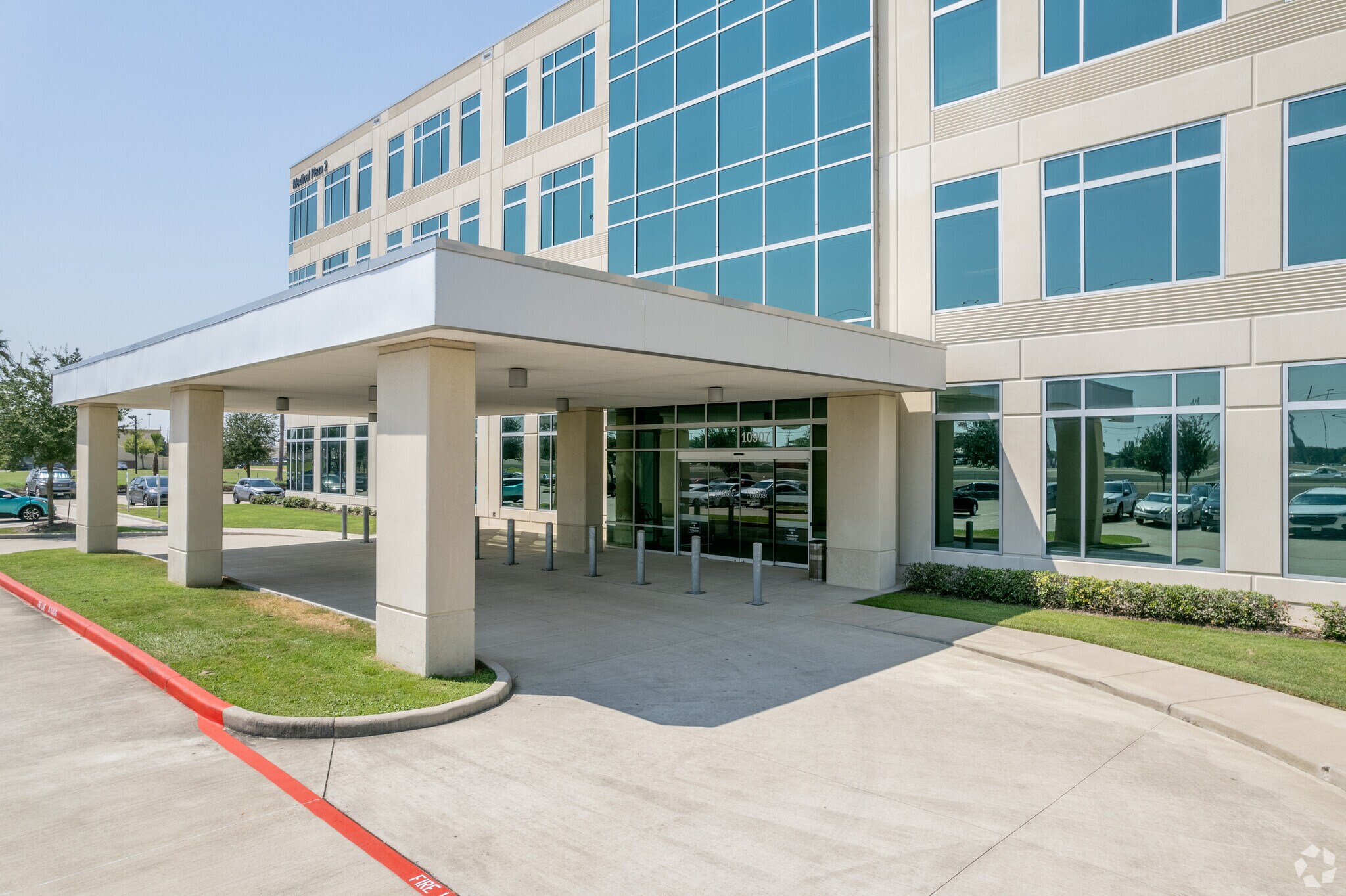 10907 Memorial Hermann Dr, Pearland, TX à louer Photo principale– Image 1 sur 10