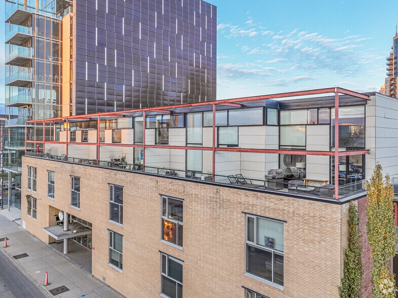 10309 107 St NW, Edmonton, AB à vendre - Photo de l’immeuble – Image 2 sur 5