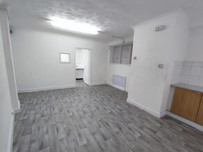 51 Victoria Rd N, Leicester à louer Photo intérieure– Image 2 sur 18