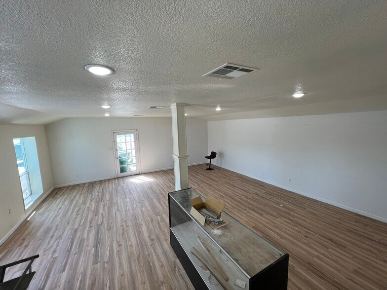 804 W 2nd St, Taylor, TX à vendre - Photo intérieure – Image 3 sur 18