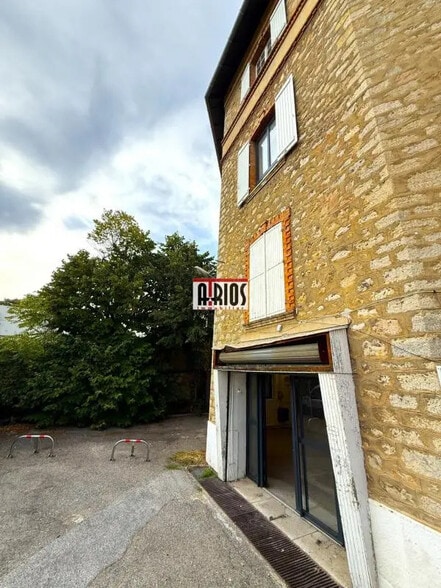 Local d'activités dans Toulon à vendre - Photo de l’immeuble – Image 3 sur 22